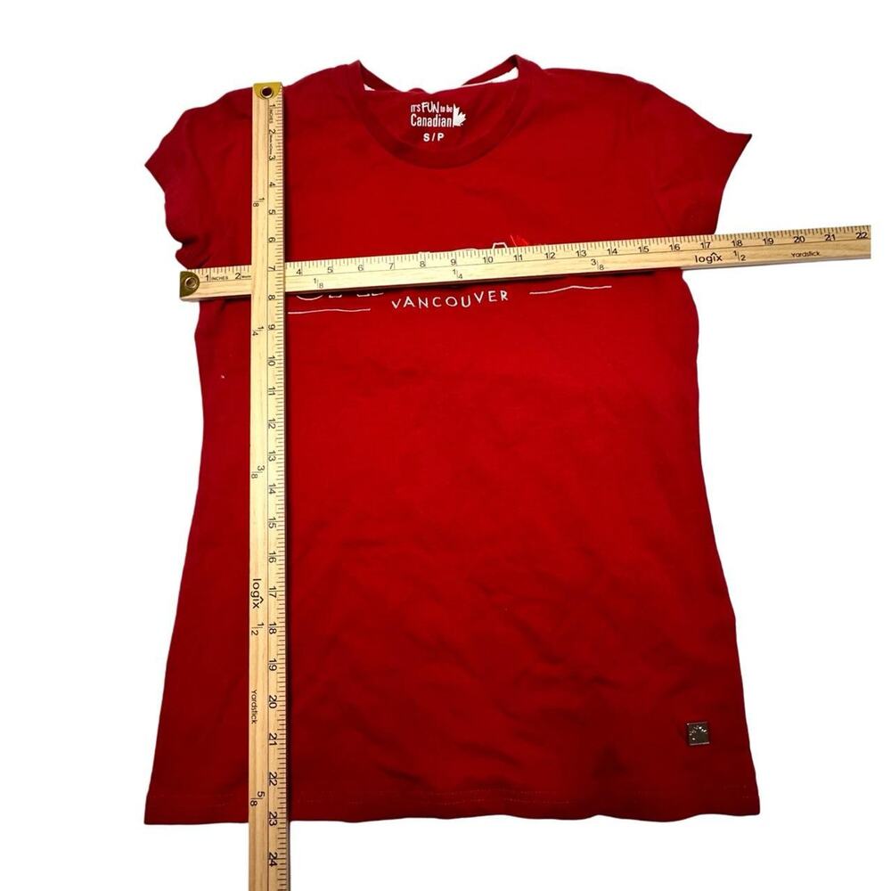 It’s Fun To Be Canadian Size S 100% Cotton Red Fitted Baby Tee Embroidered Logo - Picture 3 of 6